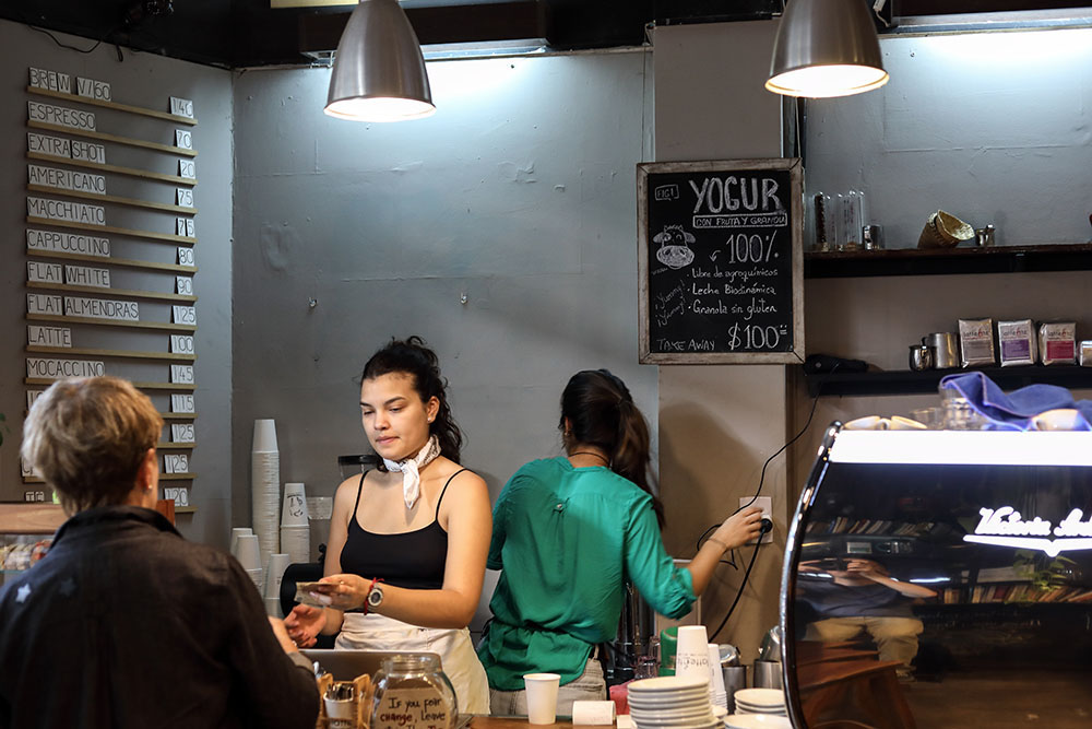 Lattente is one of the earliest specialty coffee bars in Argentina.