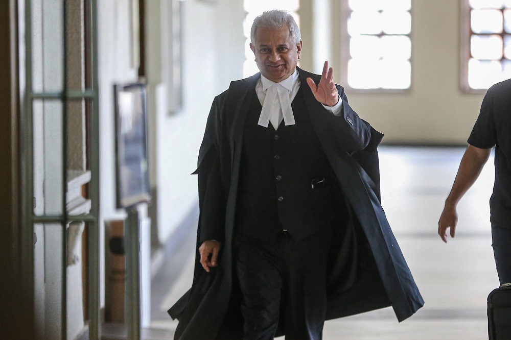 Tan Sri Tommy Thomas is pictured at the Kuala Lumpur Court Complex February 4, 2020. — Picture by Hari Anggara