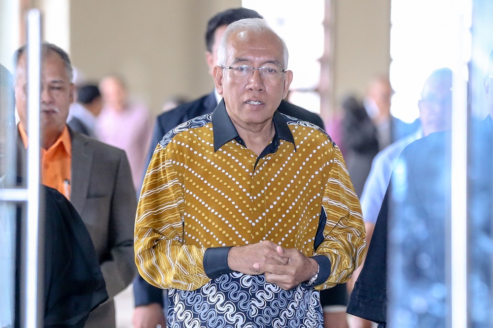 Datuk Seri Mahdzir Khalid arrives at the Kuala Lumpur High Court February 10, 2020. u00e2u20acu201d Picture by Firdaus Latif