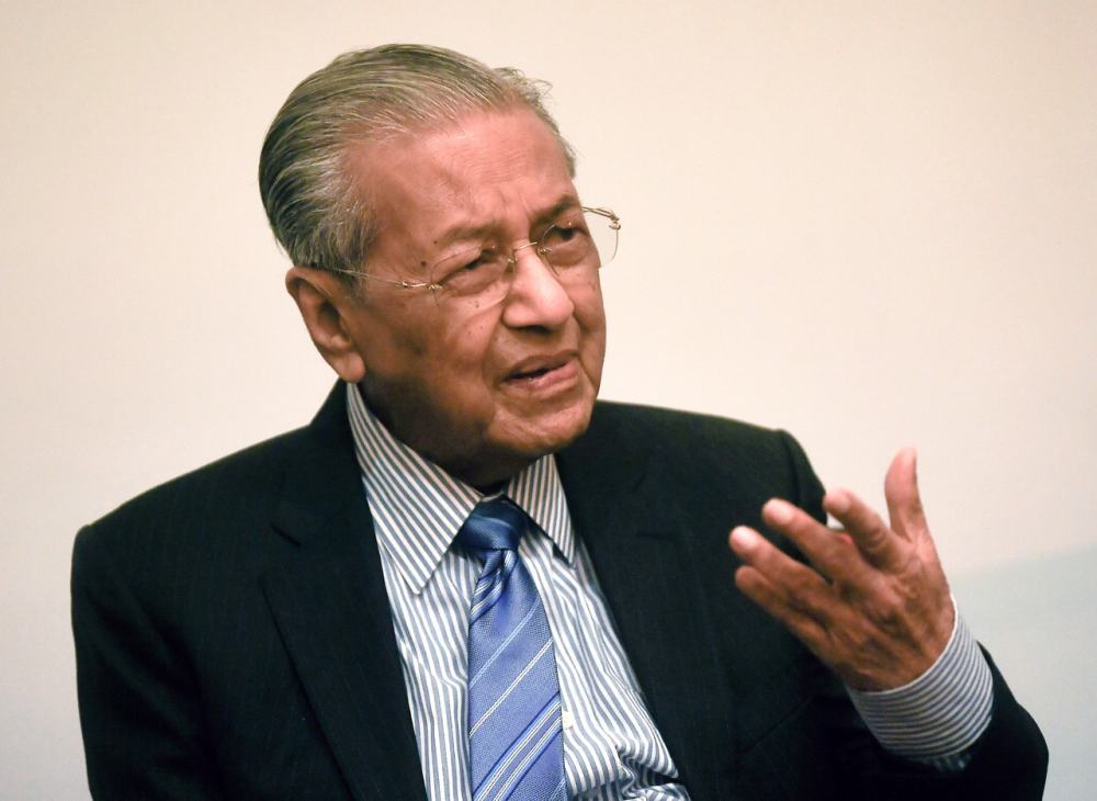 Tun Dr Mahathir Mohamad said Tan Sri Muhyiddin Yassin is hoping he will have no Opposition parties competing against him, which will increase his Parti Pribumi Bersatu Malaysia’s (Bersatu) chances of winning without contest. ― Bernama pic