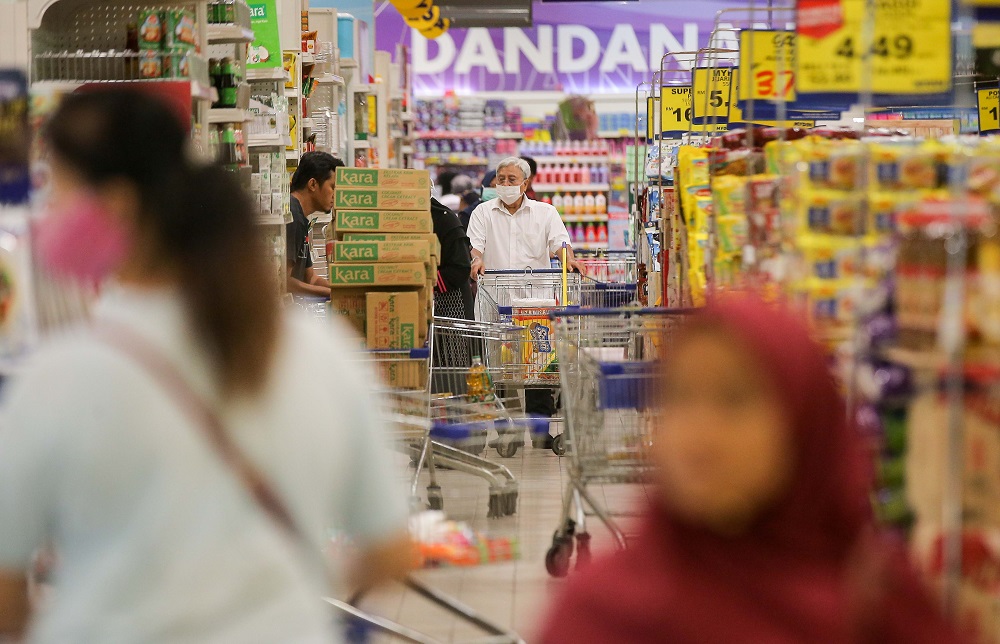 People are seen shopping for groceries and other essentials at Mydin Meru Raya in Ipoh March 16, 2020. u00e2u20acu201d Picture by Farhan Najib