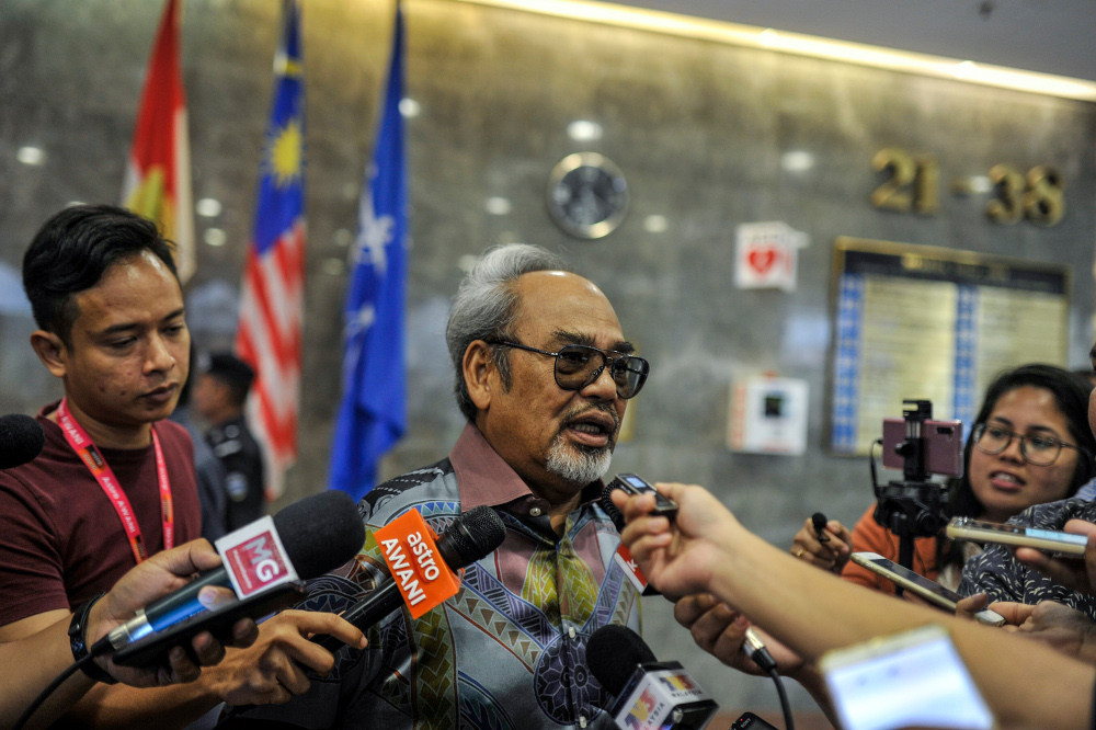 Datuk Seri Tajuddin Abdul Rahman speaks to media at Umno headquarters after the meeting in Kuala Lumpur, March 12, 2020. u00e2u20acu201d Picture by Shafwan Zaidon