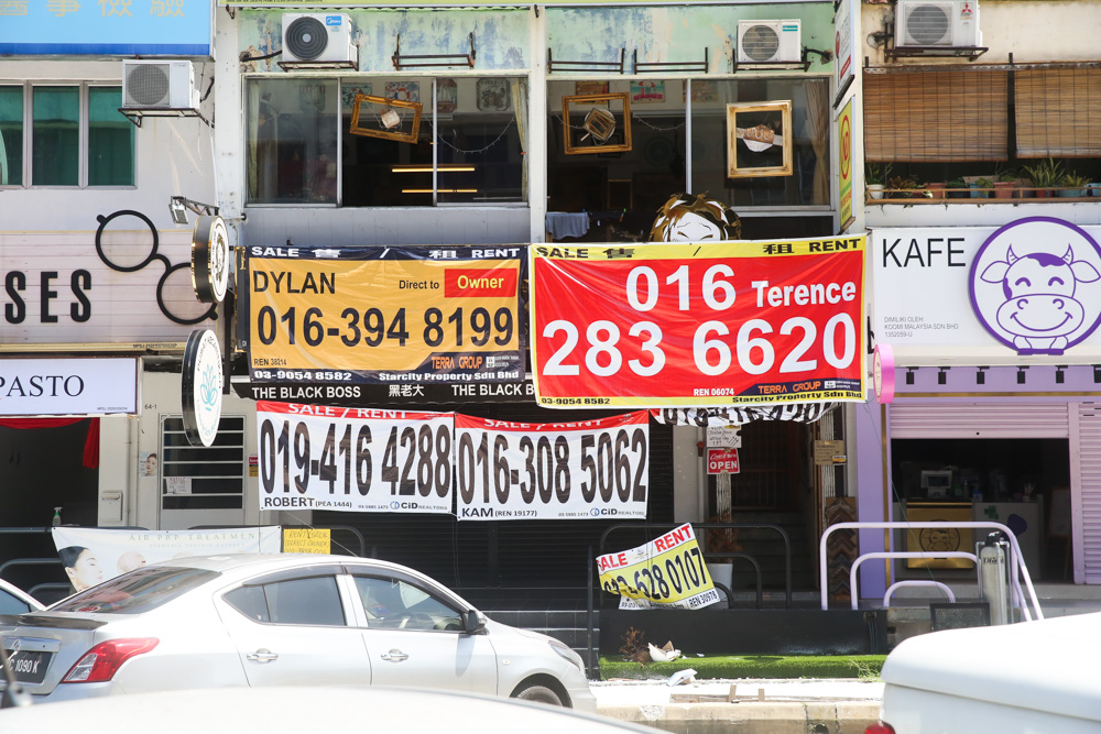 A boba tea shop in Subang Jaya’s Boba Street forced to close during the lockdown. 