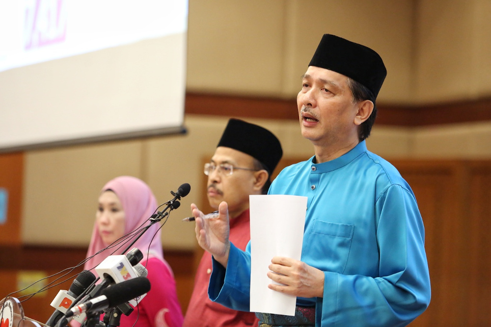 Health director-general Datuk Dr Noor Hisham Abdullah speaks during a press conference on Covid-19 in Putrajaya May 25, 2020. u00e2u20acu201d Picture by Choo Choy May