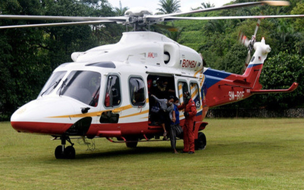 The Fire and Rescue Departmentu00e2u20acu2122s Air Unit mounted a mercy flight to send a critically ill Orang Asli woman to receive treatment at the Gua Musang Hospital May 9, 2020. u00e2u20acu201d Bernama