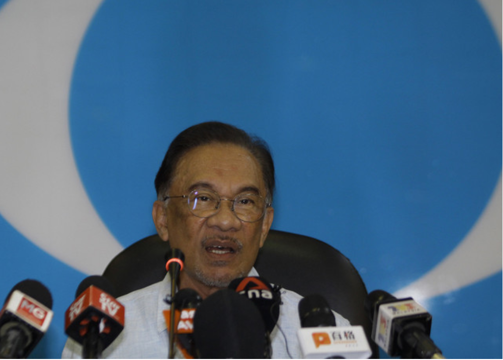 PKR president Datuk Seri Anwar Ibrahim speaks during a press conference in Petaling Jaya March 13, 2020. u00e2u20acu201d Bernama pic