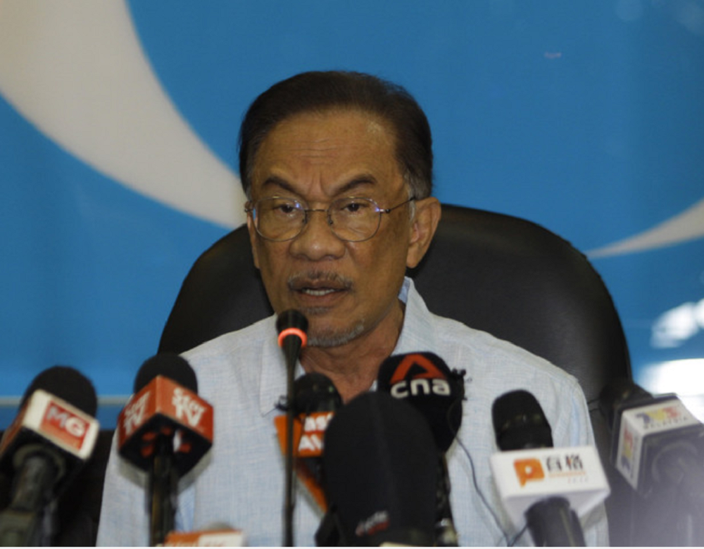 PKR president Datuk Seri Anwar Ibrahim speaks during a press conference in Petaling Jaya March 13, 2020. u00e2u20acu201d Bernama pic