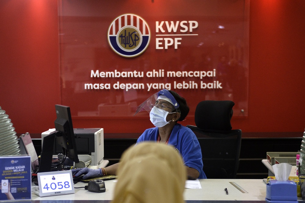 The reality is that half of EPF contributors have less than RM10,000 in their savings, and of that number, 55 per cent are Bumiputeras. In fact, 79 per cent of those who have less than RM1,000 in their savings are also Bumiputeras, according to the author. — Picture by Miera Zulyana
