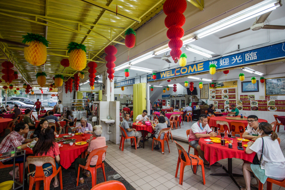 General view of people dining at Shiang Hee Seafood restaurant in Menjalara, Kepong June 20, 2020. u00e2u20acu201d Picture by Firdaus Latif 