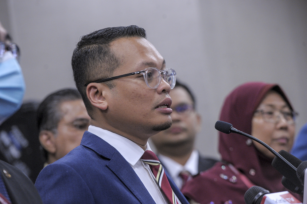 In a series of Twitter posts, PKR organising secretary Nik Nazmi Nik Ahmad said the Pakatan Harapan (PH) logo had become a symbol of an era that included the downfall of the PH government in February 2020, and the Sheraton Move which preceded it. — Picture by Shafwan Zaidon