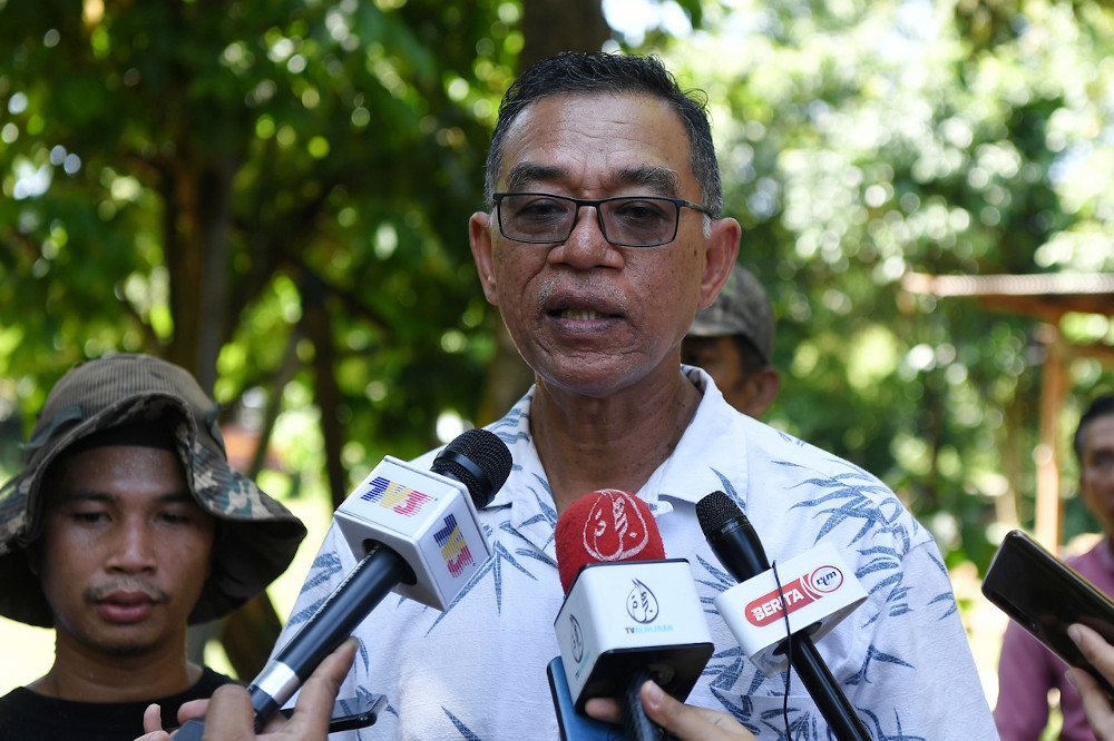 Datuk Rosol Wahid said the ministry has not ‘washed its hands’ over the issue and will continue monitoring to ensure all meat imported into Malaysia is halal. — Bernama pic