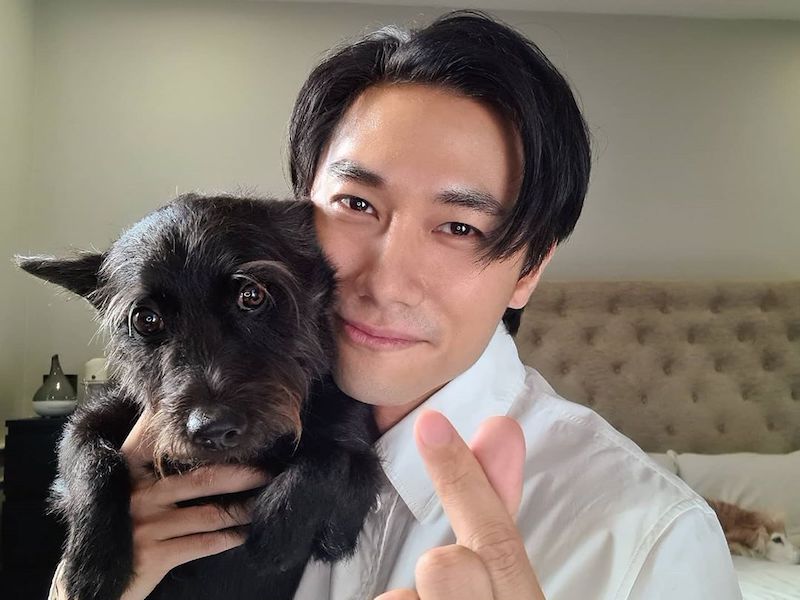 Tan is known for being one of the Eight Dukes of Caldecott Hill, a term referring to young, up-and-coming actors from Mediacorp in the 2010s. — Picture from Instagram/thedesmondtan