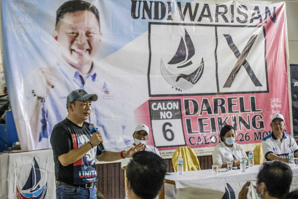 Warisan deputy president and Moyog candidate Darell Leiking speaks while campaigning in Moyog, Sabah September 20, 2020. u00e2u20acu201d Picture by Firdaus Latif