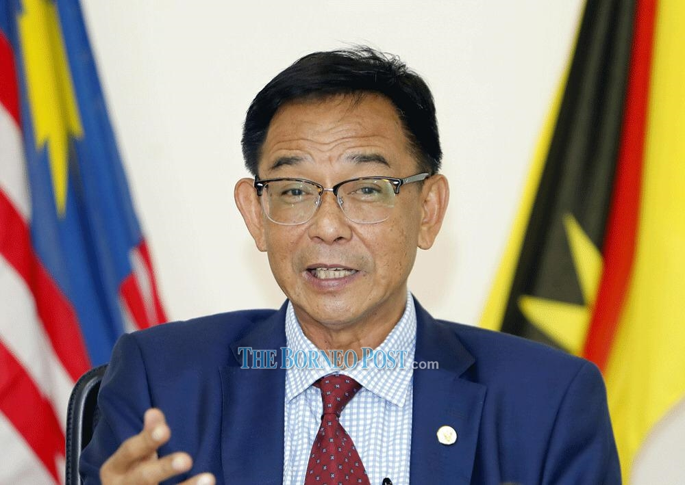 Datuk Abdul Karim Rahman Hamzah believes that the general election should be held simultaneously with the Sarawak polls. u00e2u20acu201d Borneo Post pic
