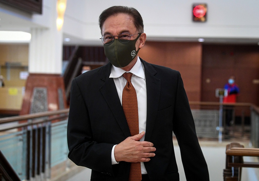 Datuk Seri Anwar Ibrahim promised that the Opposition would come back stronger to scrutinise Budget 2021 during the committee level debate from Monday. — Bernama pic
