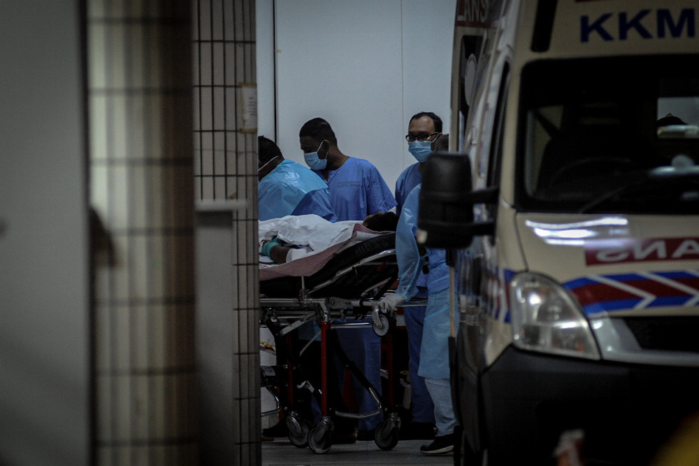 File picture shows Sgt Norihan a/l Tari arriving at Penang Hospital after transfer from Tunku Fauziah Hospital, Kangar, Perlis, November 25, 2020. — Bernama pic