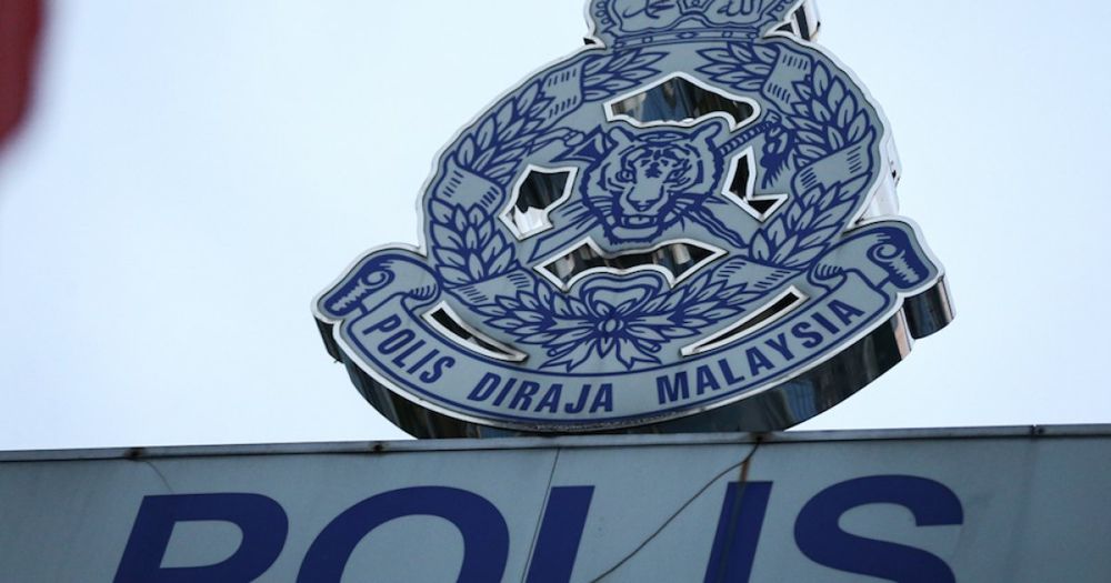 Police Nab Parang Wielding Robber Seeking Refuge In Tawau Police Station Malaysia Malay Mail