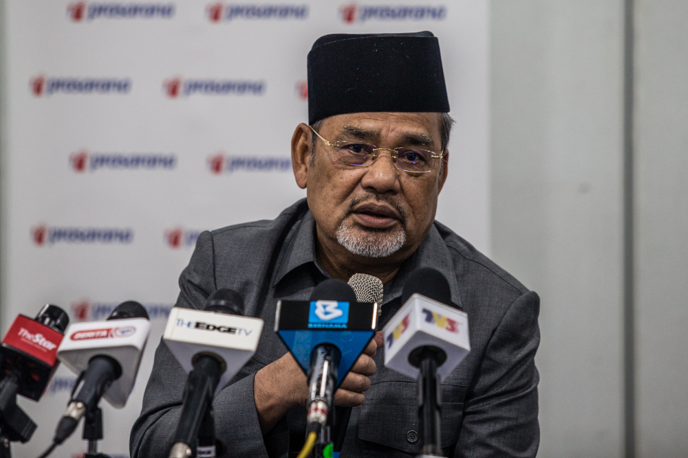 Prasarana chairman Datuk Sri Tajuddin Abdul Rahman said Norlia Noah was suited to the role as she has been with Prasarana since 2004. — Picture by Firdaus Latif