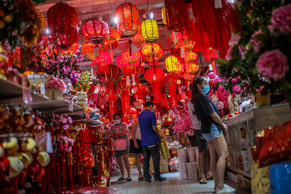 Chinese New Year lanterns and sculptures at a shop in Jalan Sultan in Petaling Street, January 27, 2021. u00e2u20acu201d Picture by Hari Anggara