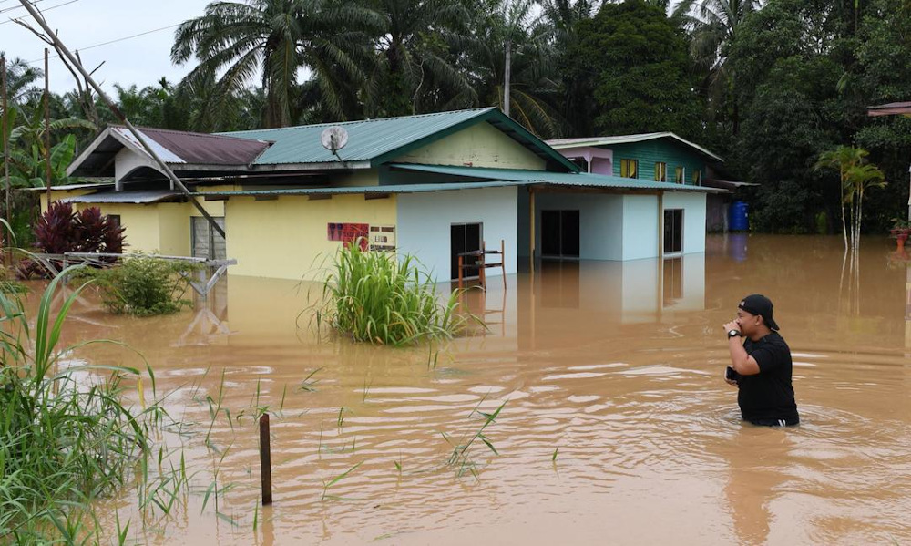 A total of 45 villages in Beaufort district were flooded following heavy rain January 6, 2021. u00e2u20acu201d Picture via Twitter/Bernama