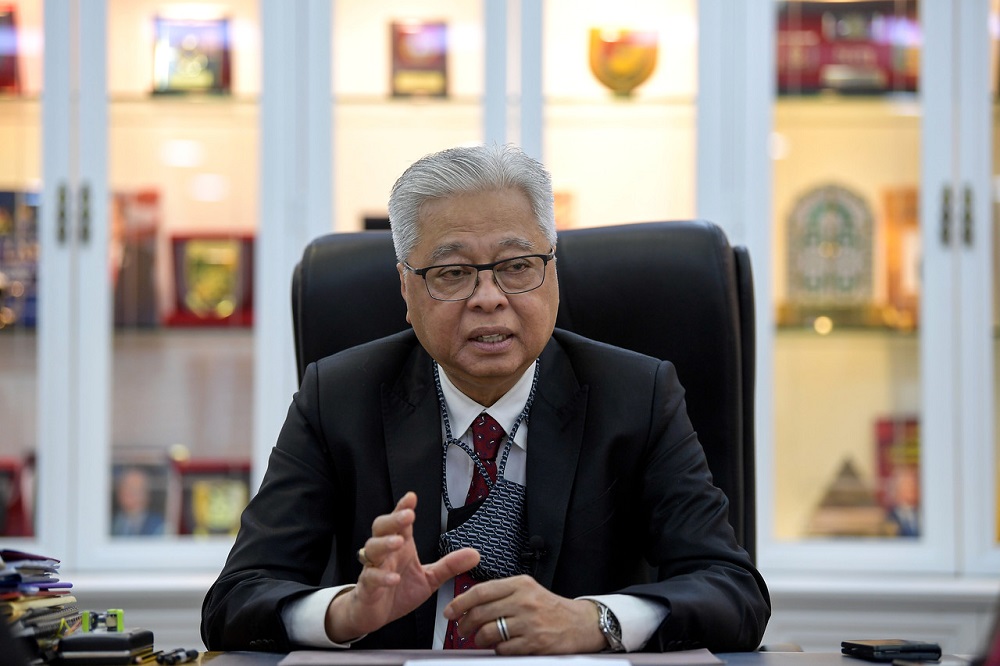 Senior Minister (Security Cluster) Datuk Seri Ismail Sabri Yaakob said the movement control order (MCO) in the Lahad Datu district, Sabah, which was supposed to end tomorrow, had been extended until May 8 following a surge in Covid-19 cases there.  ― Bernama pic