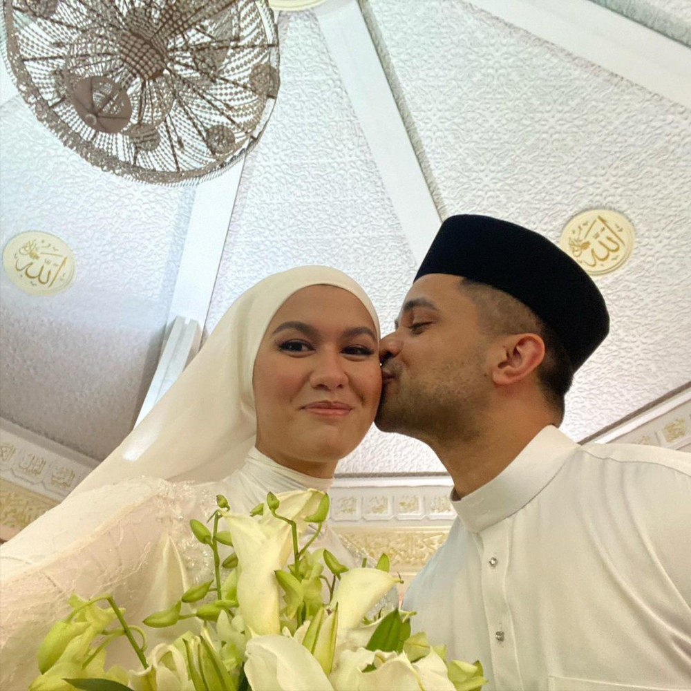 The former Asiau00e2u20acu2122s Next Top Model contestant and her husband Farzan Iqbal tied the knot at a mosque in Damansara Heights yesterday. u00e2u20acu201d Picture from Instagram/Alicia Amin