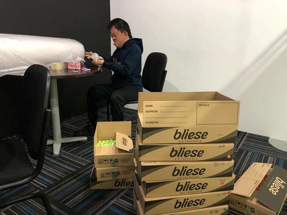 The tide turned for Shopee seller Foo Chia Keat after a Twitter user urged Malaysians to support his business. u00e2u20acu201d Picture from Twitter/@BlieseHQ    