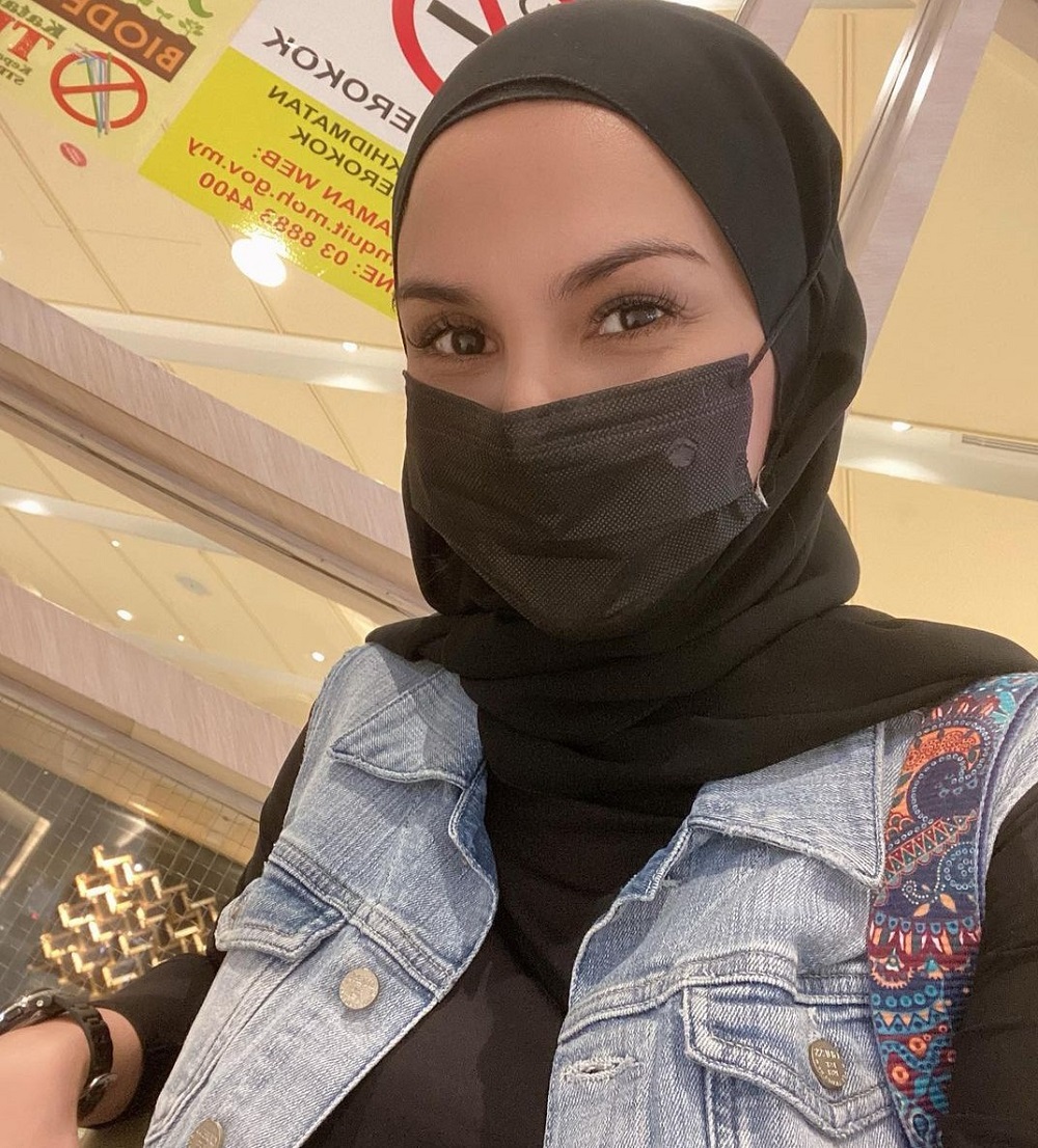Fiza Halim said that finally got the strength to reveal her divorce from ex-husband Aizat after some time. u00e2u20acu201d Picture via Instagram/fizahalimofficial