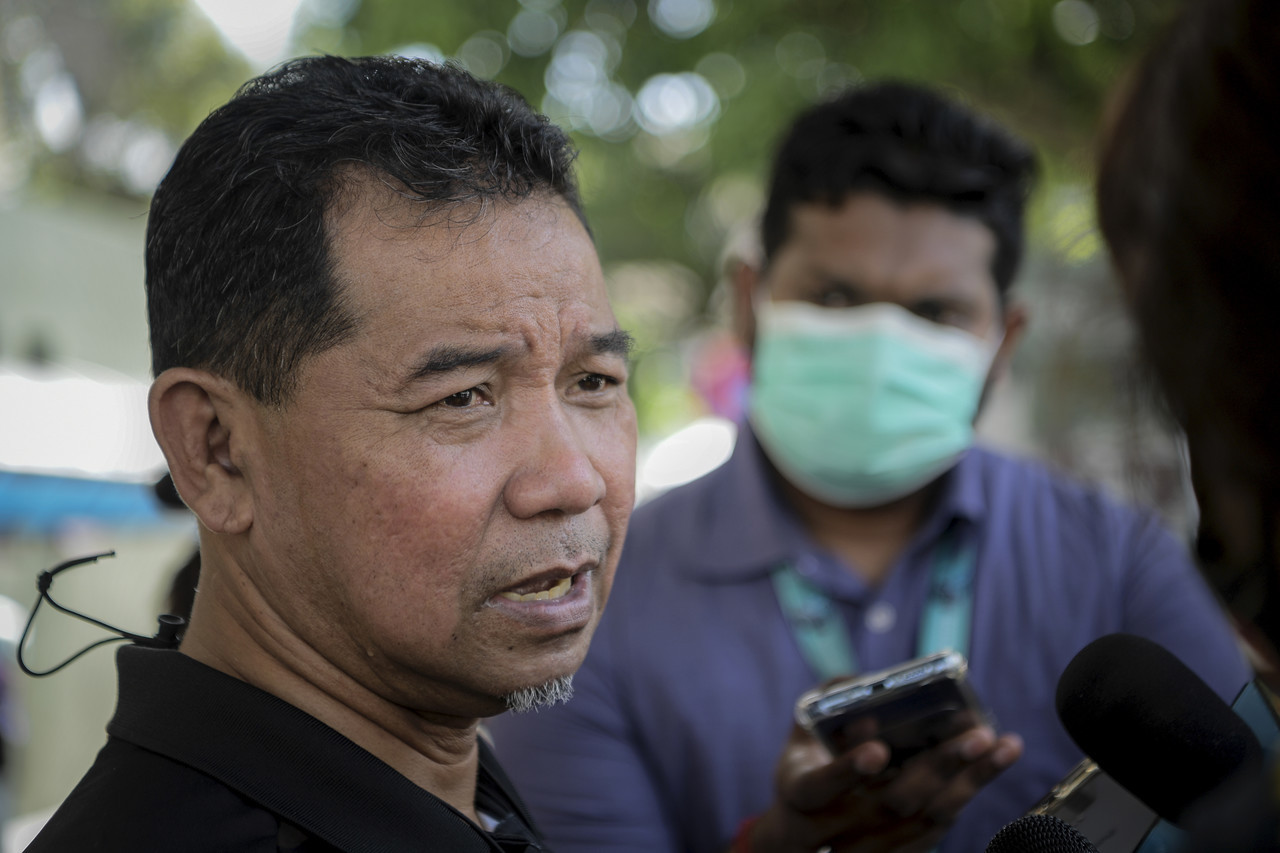 National Sports Council (NSC) director-general Datuk Ahmad Shapawi Ismail speaking to the media at the DBKL Sports Complex in Kuala Lumpur, May 4, 2021. u00e2u20acu201d Bernama pic