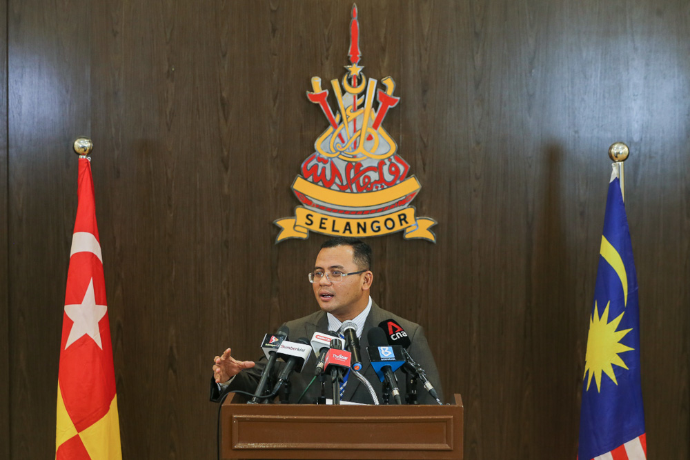 Selangor Mentri Besar Datuk Seri Amirudin Shari speaks during a press conference in Shah Alam May 5, 2021. u00e2u20acu201d Picture by Yusof Mat Isa