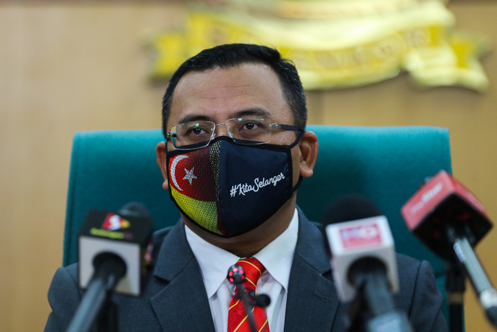 Selangor Mentri Besar Datuk Seri Amirudin Shari speaks during a press conference in Shah Alam May 19, 2021. u00e2u20acu201d Picture by Yusof Mat Isa 