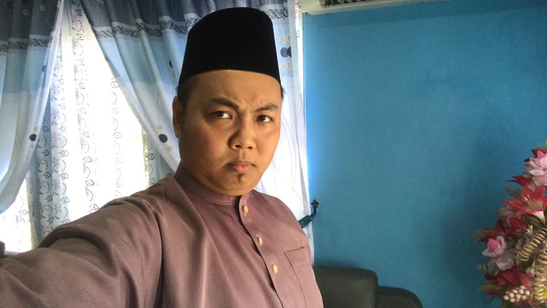 Azamri Dollah sent a selfie to his family on the first day of Raya last year. — Picture courtesy of Azamri Dollah
