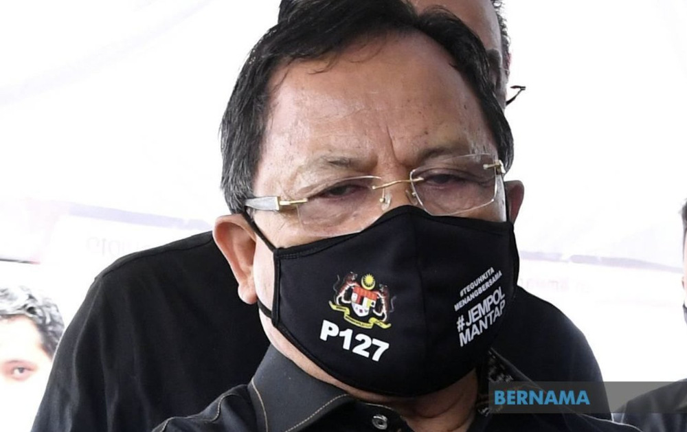 Jasin MP Datuk Seri Ahmad Hamzah said a total of 4,400 food baskets worth more than RM80 each had been distributed to the affected people in his parliamentary constituency. u00e2u20acu201d Picture via Twitter/bernama