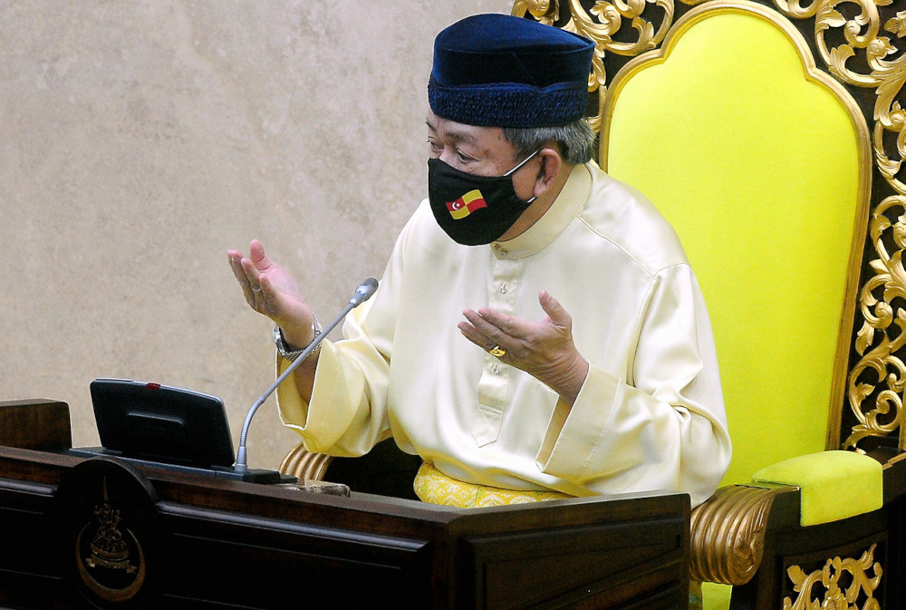 Sultan Sharafuddin at the first meeting for the fourth-term of the 14th Selangor legislative assembly in Shah Alam August 23, 2021. u00e2u20acu201d Bernama pic 