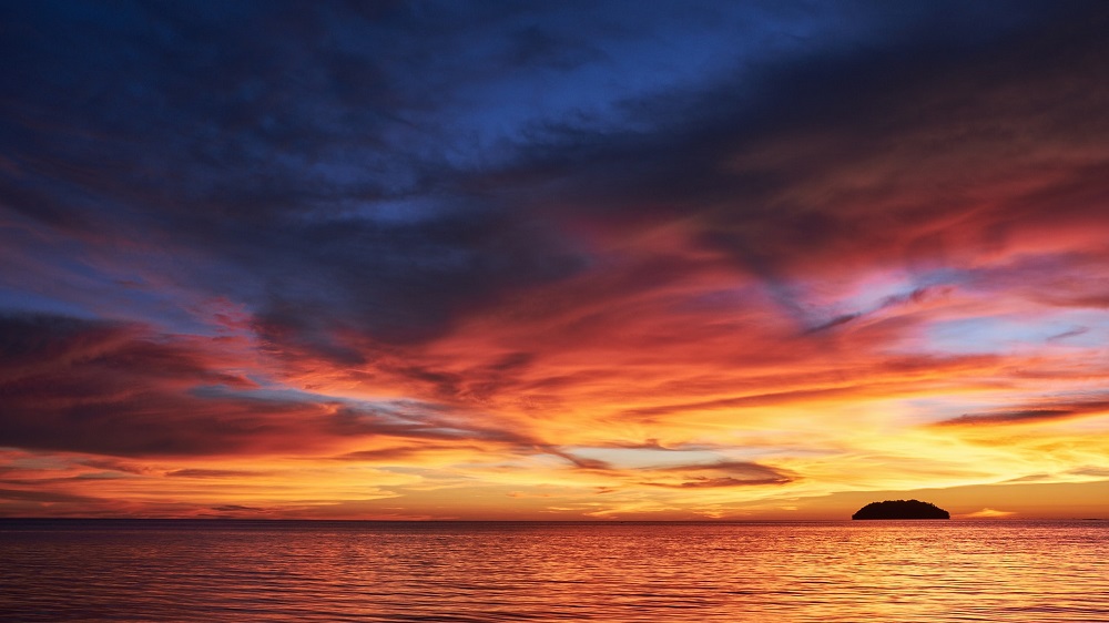 Head to Tanjung Aru, Kota Kinabalu to catch one a magnificent sunset. ― Picture from Unsplash