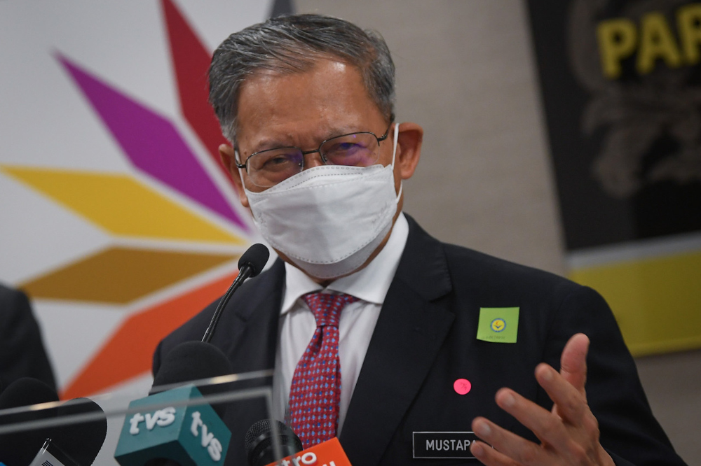 Minister in the Prime Ministeru00e2u20acu2122s Department (Economy) Datuk Seri Mustapa Mohamed speaks to the media at Parliament Building, September 27, 2021. u00e2u20acu201d Bernama pic 