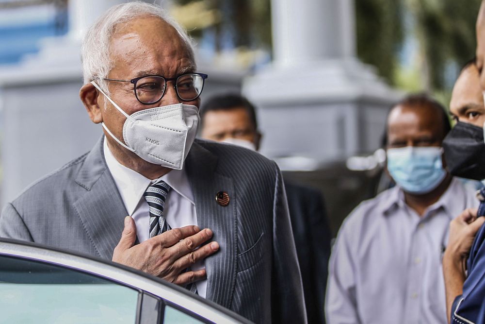 Datuk Seri Najib Razak is pictured at Kuala Lumpur High Court September 30, 2021. ― Picture by Hari Anggara