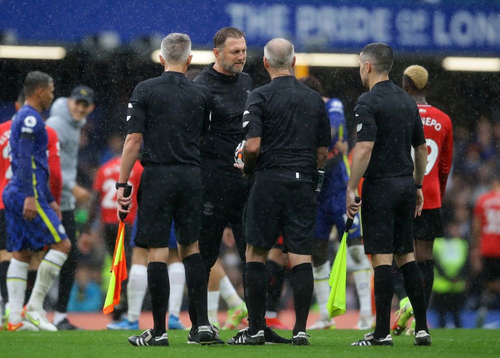 Southampton manager Ralph Hasenhuttl speaks to referee Martin Atkinson after the match against Chelsea at Stamford Bridge, London October 2, 2021. u00e2u20acu201d Reuters picnn