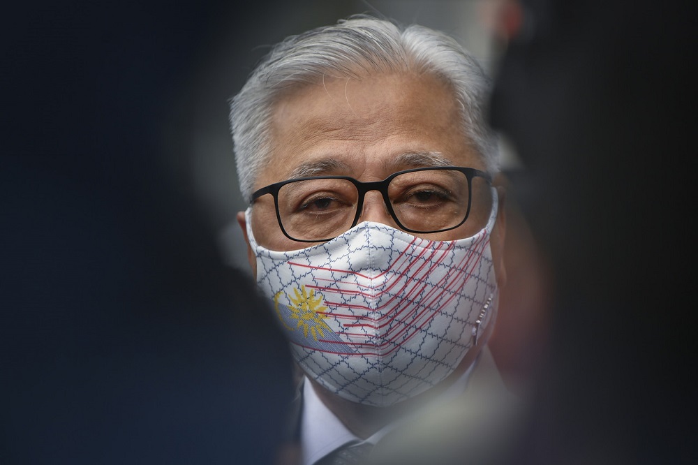 Prime Minister Datuk Seri Ismail Sabri Yaakob has written to his Singapore counterpart Lee Hsien Loong seeking leniency in the case of a Malaysian on death row. ― Bernama pic