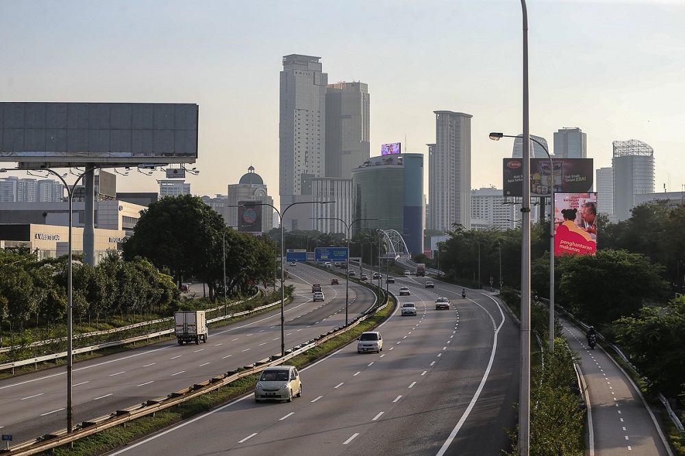 A general view of traffic in Kuala Lumpur. ― Picture by Yusof Mat Isa