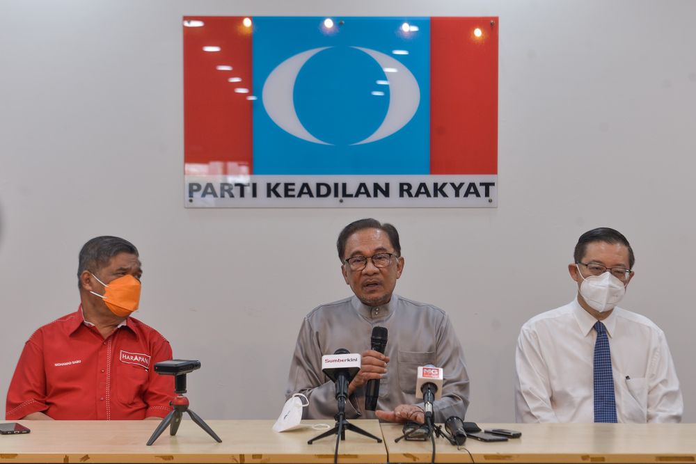 PKR president Datuk Seri Anwar Ibrahim speaks during a press conference at the party’s headquarters in Petaling Jaya October 29, 2021. — Picture by Miera Zulyana