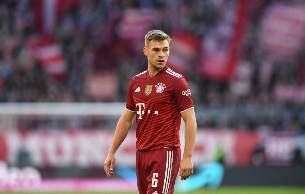 Bayern Munich midfielder Joshua Kimmich suffered lung damage from Covid-19 that ruled him out of action till January. — AFP pic