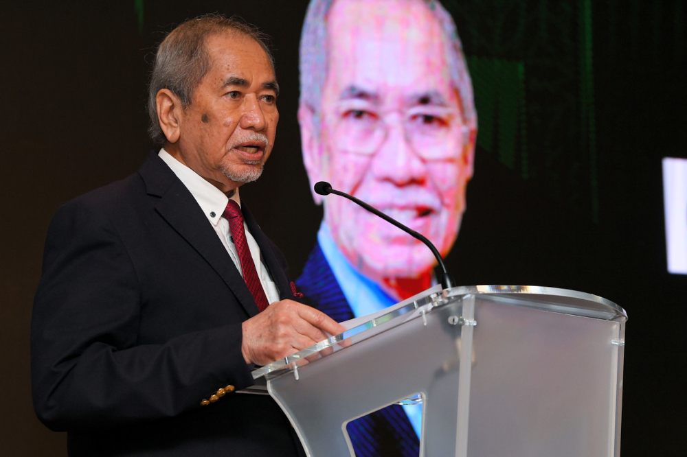 Minister in the Prime Ministeru00e2u20acu2122s Department (Parliament and Law) Datuk Seri Wan Junaidi Tuanku Jaafar speaks at the launch of i-Arbitration Rules 2021 in Kuala Lumpur, November 1, 2021. u00e2u20acu201d Bernama pic