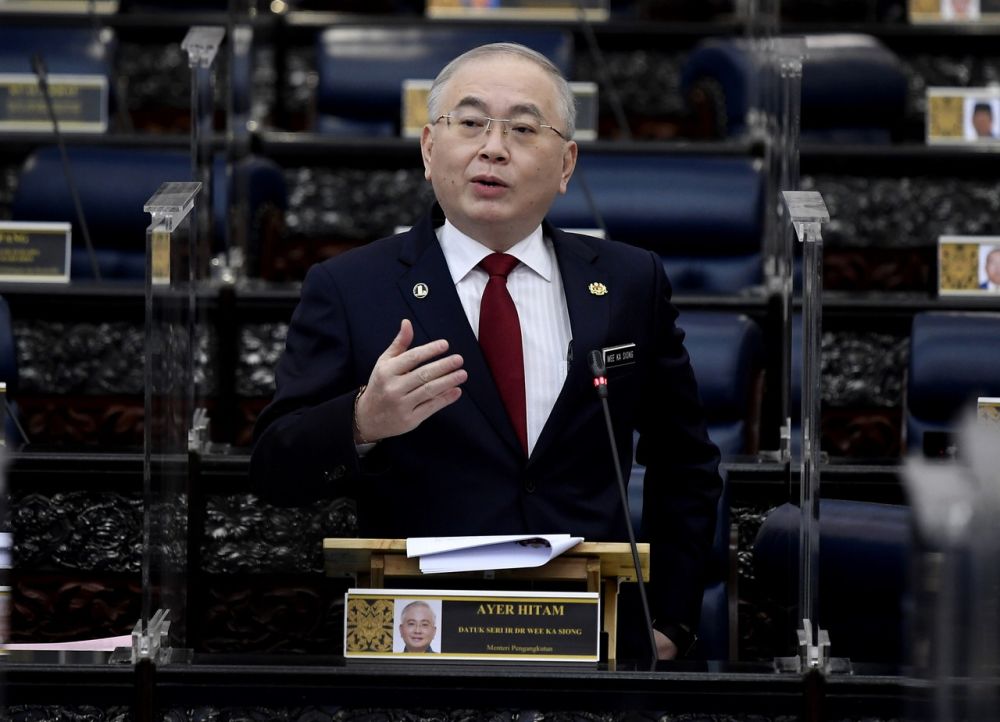 Transport Minister Datuk Seri Wee Ka Siong addresses members of Parliament in Kuala Lumpur November 16, 2021. — Bernama pic