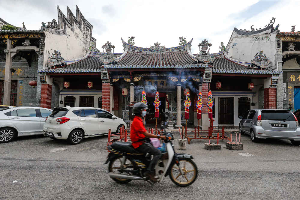 The Thai Pak Koong (Ng Suk) Temple, which bagged the 2021 Award of Merit at the 2021 Unesco Asia-Pacific Awards for Cultural Heritage Conservation, in Lebuh King, Penang, December 1, 2021. — Picture by Sayuti Zainudin