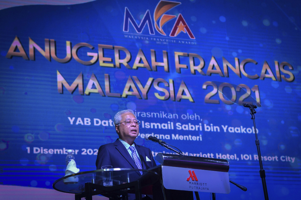 Prime Minister Datuk Seri Ismail Sabri Yaakob speaks at the 23rd Malaysia Franchise Awards Night 2021 in Putrajaya, December 1, 2021. u00e2u20acu201d Bernama pic 