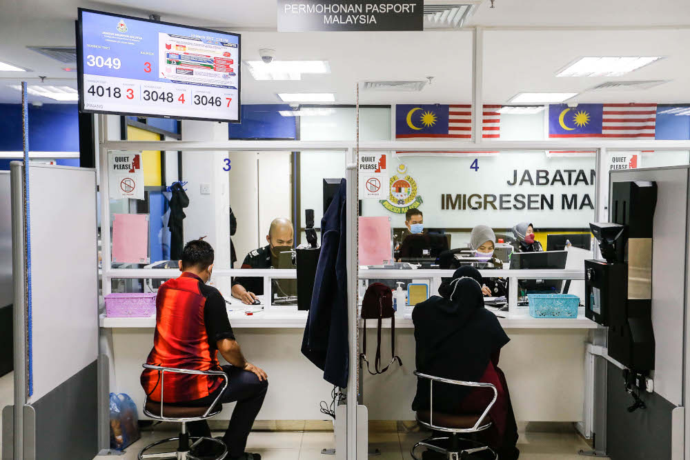 Malaysians renew or apply for their new passports at the Immigration Department at UTC Komtar, March 10, 2022. u00e2u20acu201d Picture by Sayuti Zainudin