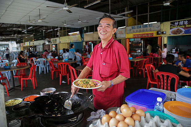 Even though Eng Kim Soong is retired, occasionally he helps his daughter at her Klang stall