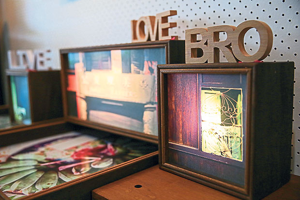 Momage Art brings photos to life with their lightboxes.