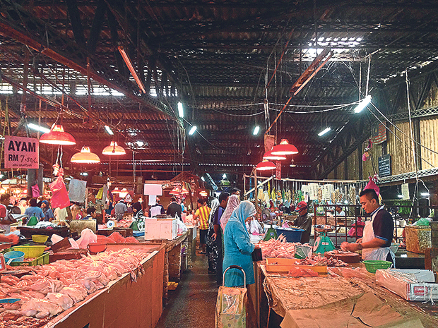 Pasar Dato’ Keramat is very popular among the city’s Malay community for its availability of Malay cooking ingredients